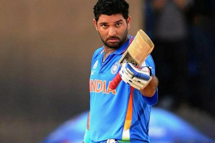 তালিকায় দ্বিতীয় স্থানেও আরও এক ভারতিয় ক্রিকেটার। যুবরাজ সিং ২০০০ সালে শ্রীলঙ্কায় অনুষ্ঠিত অনূর্ধ্ব-১৯ বিশ্বকাপে অংশ নিয়েছিলেন। এই টুর্নামেন্টটি ভারত জিতেছিল এবং যুবরাজ ম্যান অফ দা টুর্নামেন্ট নির্বাচিত হন। ১১ বছর পর ভারতে অনুষ্ঠিত ২০১১ বিশ্বকাপে যুবি অলরাউন্ড পারফরম্যান্স করেন এবং এখানেও ম্যান অফ দা টুর্নামেন্ট নির্বাচিত হন।