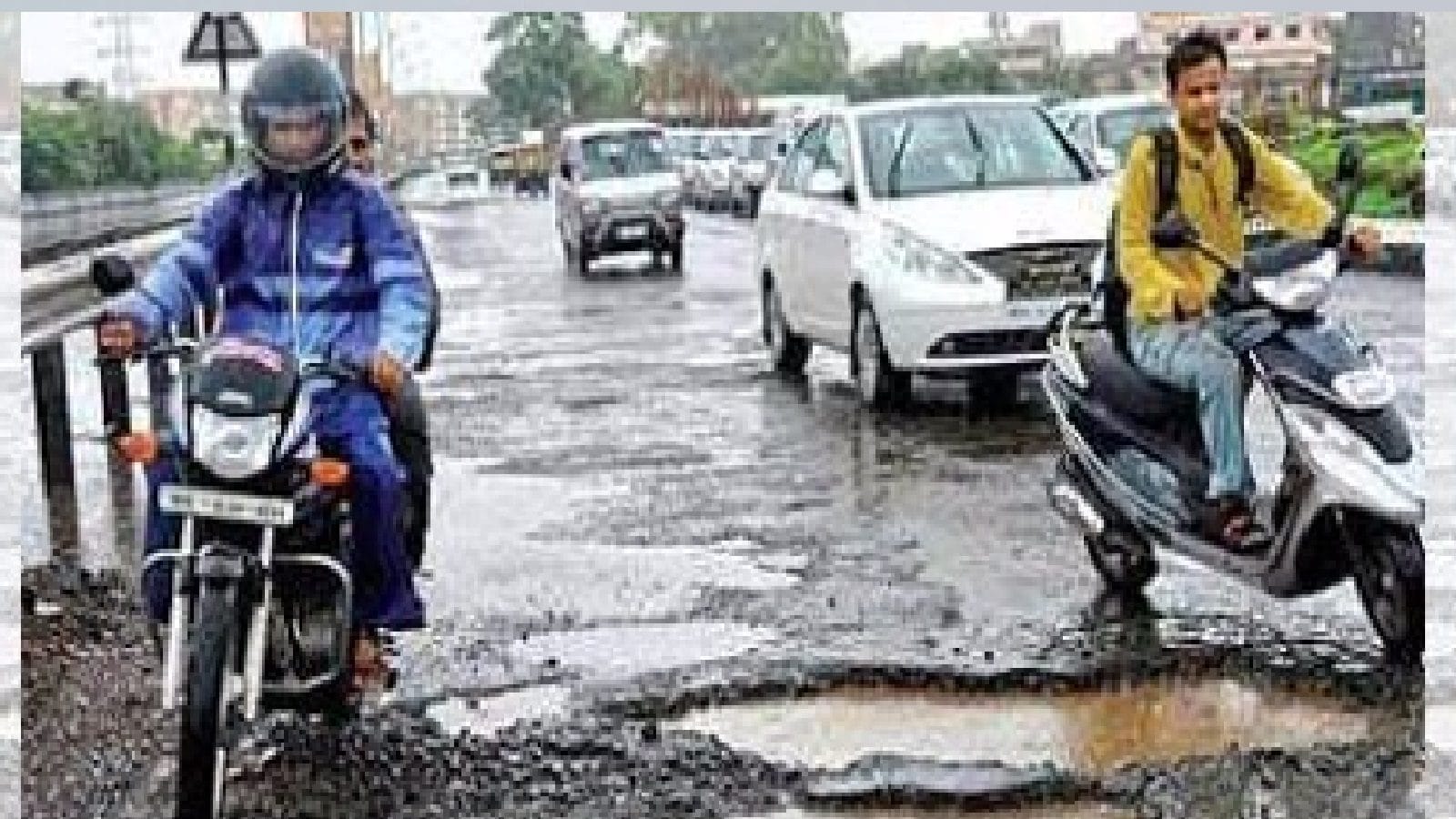 রাস্তার গর্ত নাকি বাম্পার, বাইক-স্কুটির বেশি ক্ষতি করে কোনটি? জেনে নিন আজই