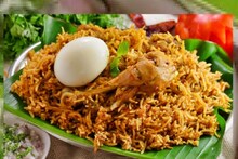 ৩০,৩০, মাত্র ৩০ টাকা, এক প্লেট চিকেন বিরিয়ানি,হালুমহুলম করে খাচ্ছে অফিস কর্মীরা