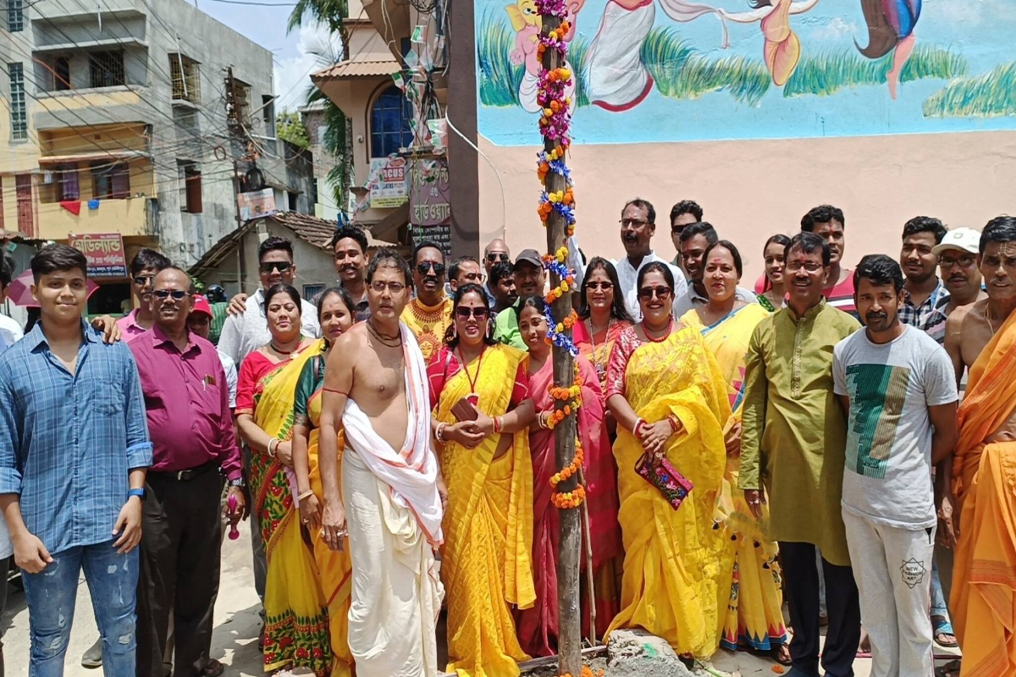 সেরার শিরোপা ধরে রাখার প্রস্তুতি এখন থেকেই, জেলাতেও জমে উঠেছে দুর্গাপুজোর লড়াই