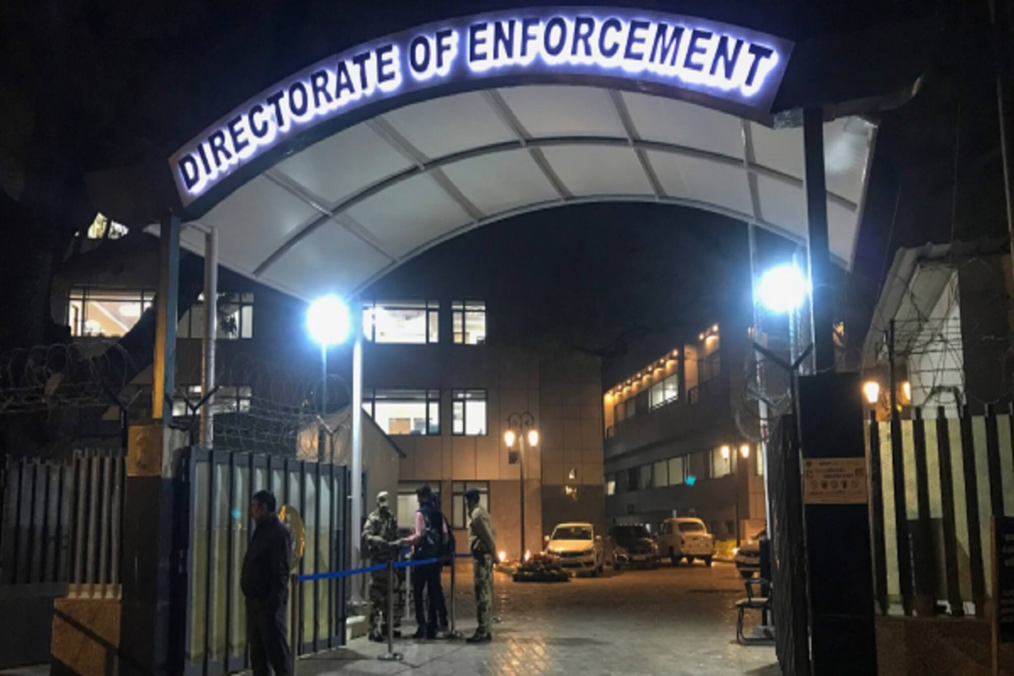 ইডি-র হাতে বড় গ্রেফতার! গভীর রাতে জালে চিটফান্ড কর্তা! আর কারা যুক্ত? তোলপাড়