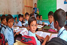 বছরে মাত্র ২৪০ টাকা বেতন, জেলায় চালু হচ্ছে ইংরাজি মাধ্যম স্কুল