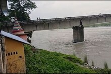 তেড়ে আসছে তোর্ষা, বাঁচবে কি এই প্রাচীন মন্দির! দেখুন ভয়ঙ্কর ভিডিও