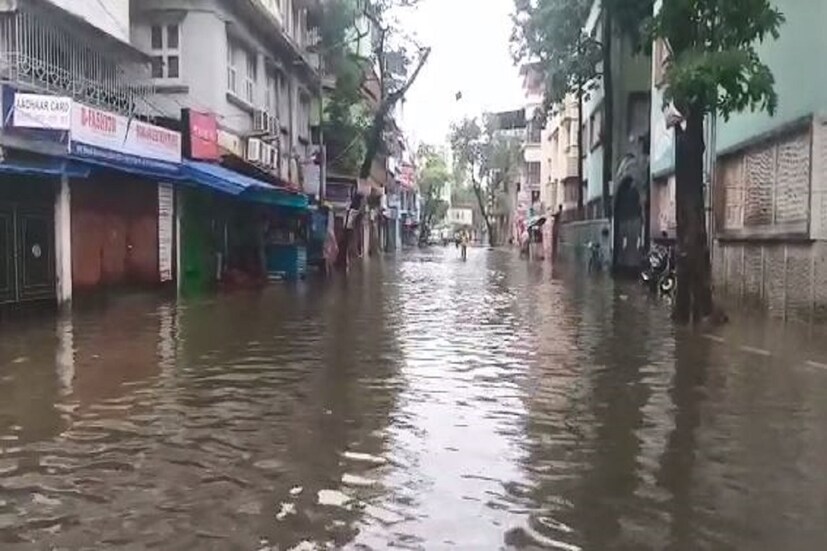 এদিন সূর্যোদয় হয় ভোর পাঁচটা বেজে ১২ মিনিটে এবং সূর্যাস্ত হবে সন্ধে ছটা বেজে ২৩ মিনিটে। সারাদিন পূর্ব থেকে পশ্চিমে গড়ে চোদ্দ কিলোমিটার প্রতি ঘণ্টা বেগে বইবে বাদলে হাওয়া। চারিদিক মেঘে ঢেকে রয়েছে এবং সেই কারণেই অতিবেগুনি রশ্মির পরিমাণ ছয় যা মাঝারি থেকে একটু বেশি৷ বৃষ্টিপাতের কারণে বায়ুতে আর্দ্রতার পরিমাণ বেড়ে ৮১ শতাংশ