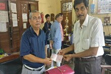 অর্থ ও সরকারি সাহায্যের অভাবে বন্ধ স্কুল সংস্কারের কাজ, এগিয়ে এলেন প্রাক্তনী...