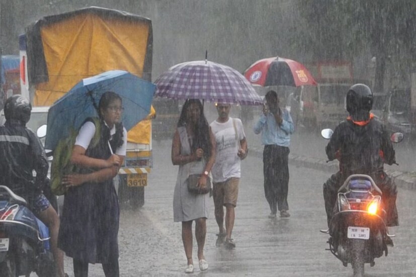 বৃহস্পতিবার পুরুলিয়া সর্বোচ্চ তাপমাত্রার পরও থাকতে পারে ৩০ ডিগ্রি সেলসিয়াস ও সর্বনিম্ন তাপমাত্রা থাকতে পারে ২৬ ডিগ্রি সেলসিয়াস বলে জানা গিয়েছে হাওয়া অফিস সূত্রে। আগামী দিনের বৃষ্টির পরিমাণ আরও বেশ কিছুটা বাড়তে পারে পুরুলিয়া জেলায় এমনটাই জানা গিয়েছে। ঝড় বৃষ্টির পরিমাণ বাড়লেও আর্দ্রতা জনিত অস্বস্তি বহাল রয়েছে গোটা জেলাতেই।