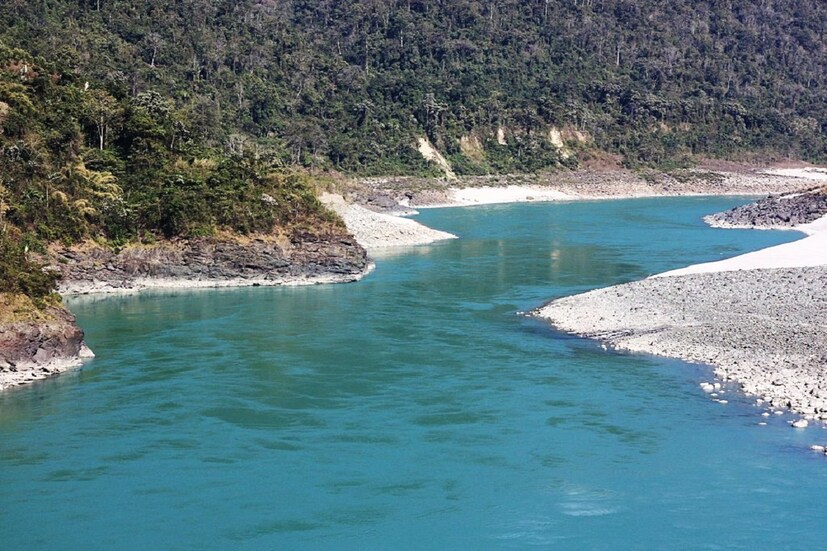 গোদাবরী নদী ভারতের দ্বিতীয় বৃহত্তম নদী, এর দৈর্ঘ্য প্রায় ১৩৬৫ কিমি। এটি মহারাষ্ট্রের নাসিক থেকে উৎপন্ন হয়েছে, ছত্তিশগড়, অন্ধ্র প্রদেশ রাজ্যের মধ্য দিয়ে বঙ্গোপসাগরে মিলিত হয়েছে। গোদাবরী নদী দক্ষিণ গঙ্গা এবং বুধী গঙ্গা নামেও পরিচিত। নদীটি হিন্দুদের কাছে পবিত্র এবং হাজার হাজার মানুষ প্রায়ই গোদাবরীর তীরে বেড়াতে আসে।