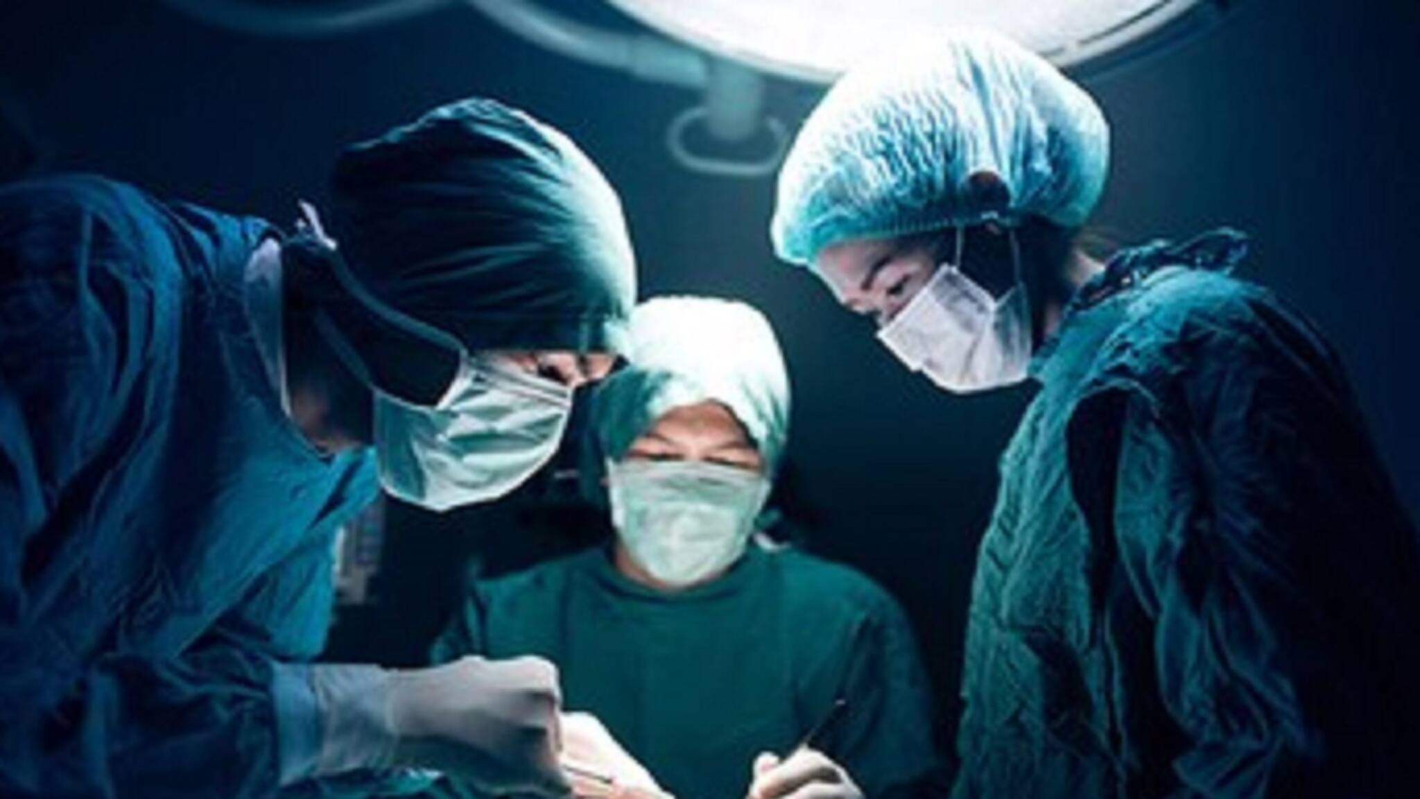 Robotic Joint Replacement Surgery: মাত্র দেড় বছরে যন্ত্রণামুক্তি ৫০০ রোগীর! রোবোটিক জয়েন্ট রিপ্লেসমেন্ট সার্জারির সাফল্য উদযাপন শহরের হাসপাতালে