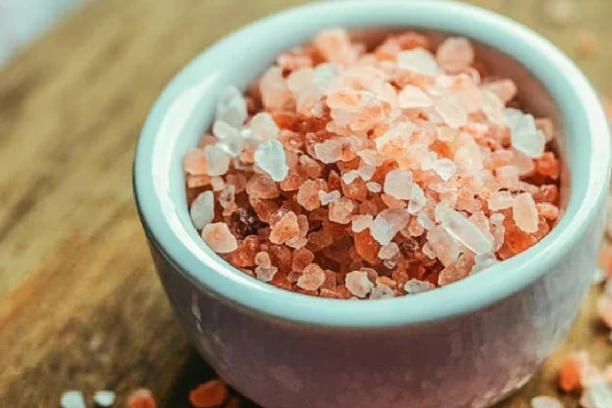 Home Vastu Tips এক চিমটেতেই কেল্লাফতে! সংসারে সুখের অভাব হবে না, ঘরে শুধু রাখুন এই একটি জিনিস