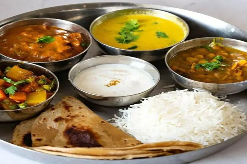 থালি তৈরির গড় খরচ উত্তর, দক্ষিণ, পূর্ব এবং পশ্চিম ভারতে দ্রব্যমূল্যের প্রচলিত খরচের উপর ভিত্তি করে গণনা করা হয়। এ নিয়ে টানা তৃতীয় মাসে প্লেটের দাম বাড়ানোর কথা বলা হয় রিপোর্টে।