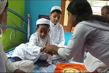 বোন না থাকার দুঃখ ঘুচিয়ে দিলেন কন্যাশ্রীরা! কী হল দেখুন