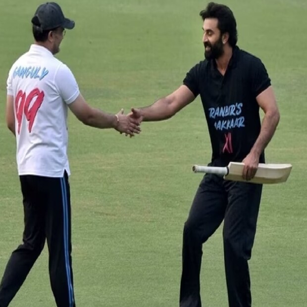 ২০১৬ সালে টি-টোয়েন্টি বিশ্বকাপের ম্যাচ হয়েছিল ইডেনে। সেই সময় সিএবির প্রেসিডেন্ট ছিলেন সৌরভ এবং সচিব ছিলেন অভিষেক। দুজনের অভিজ্ঞতা কাজে লাগাতে চাইছে সিএবি। 