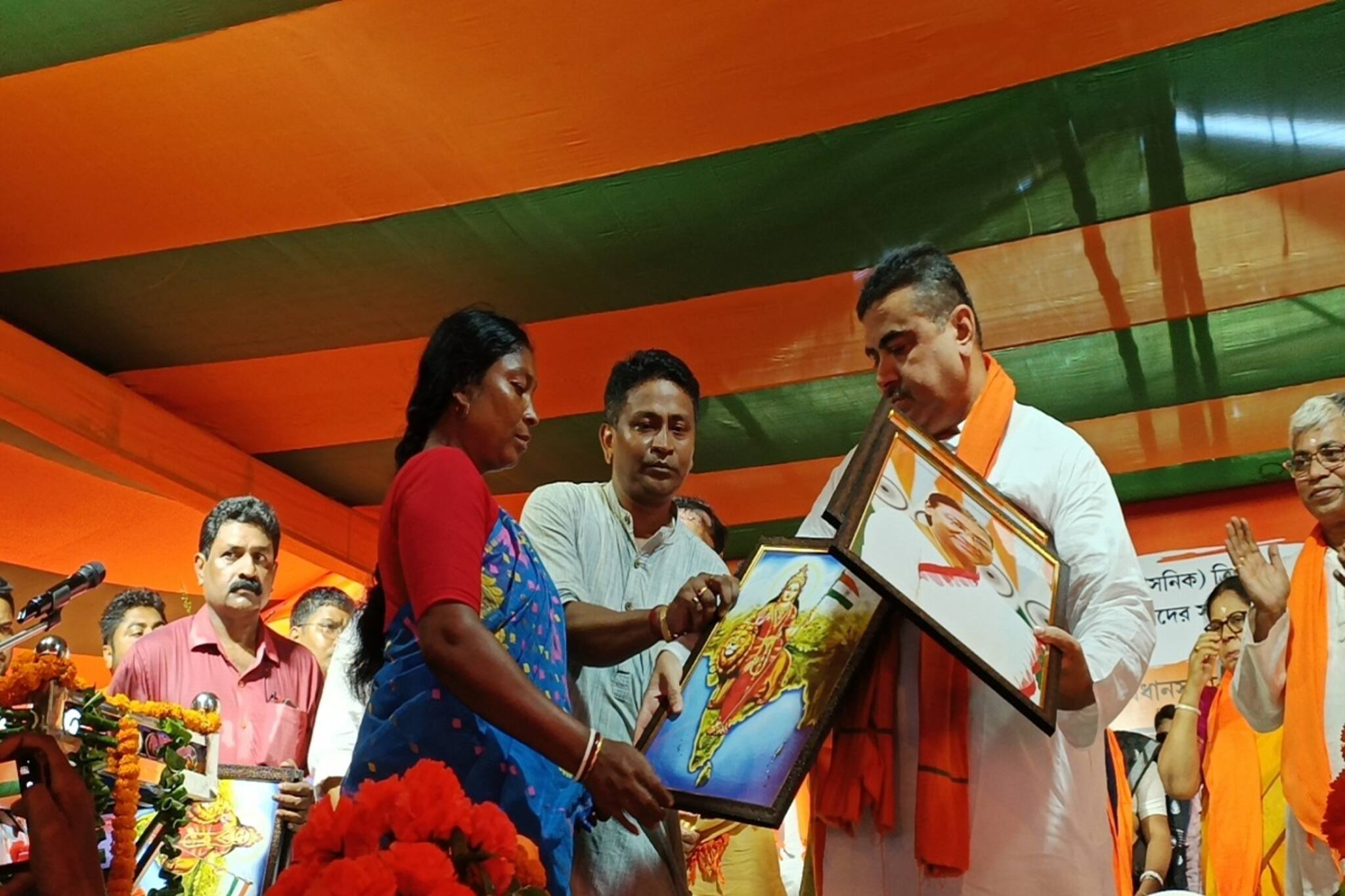 পঞ্চায়েত প্রধান ও সমিতির সভাপতিদের 'ছবি' নির্দেশ শুভেন্দুর! তোলপাড় বিজেপি