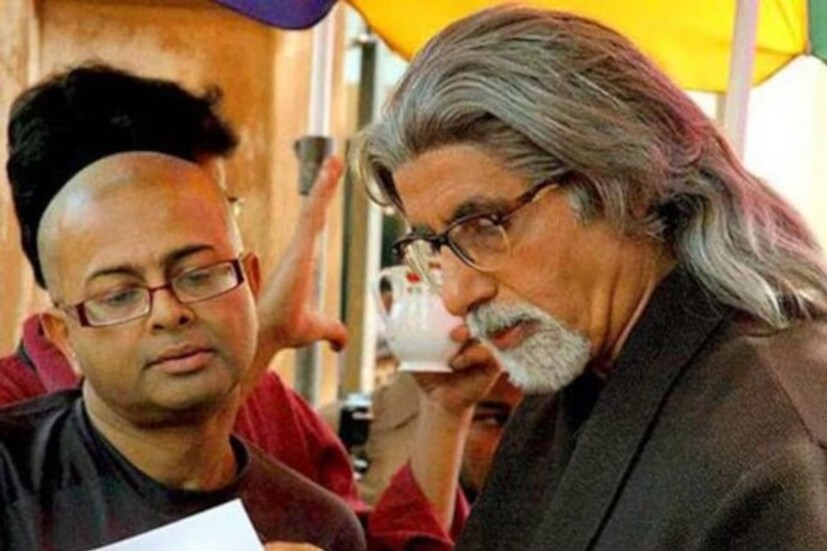 বিগ বি-র একটি লেখা থেকেই জানা যায়, প্রতিদিন সেটে অমিতাভের বাংলা উচ্চারণের ভুল ধরতেন ঋতুপর্ণ। শুধু তা-ই নয়, রোজ প্যাকআপের পর জয়াকে ফোন করে তাঁর স্বামীর নামে নালিশ করতেন পরিচালক।