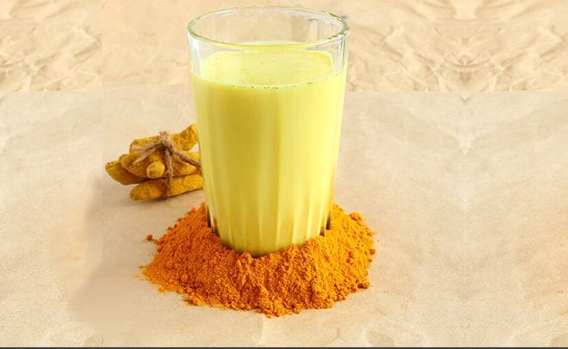 ডায়াবেটিসের জন্য মশলা ১. হলুদ আয়ুর্বেদ দীর্ঘদিন ধরে এই ভেষজের নিরাময়ের অসাধারণ বৈশিষ্ট্যের জন্য হলুদ ব্যবহার করে আসছে। এর অ্যান্টি-ইনফ্লেমেটরি এবং অ্যান্টি-ব্যাকটেরিয়াল বৈশিষ্ট্যগুলি এটিকে অনাক্রম্যতা এবং ত্বকের স্বাস্থ্য বৃদ্ধির জন্য একটি দুর্দান্ত মশলা হিসেবে চিহ্নিত করে। গবেষণা বলছে, হলুদ রক্তে শর্করার মাত্রা নিয়ন্ত্রণ করতে সহায়তা করে।
