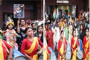 সবার উপরে মানুষ সত্য, কলকাতা শহরের রাস্তায় ফুটে উঠল সেই ছবি