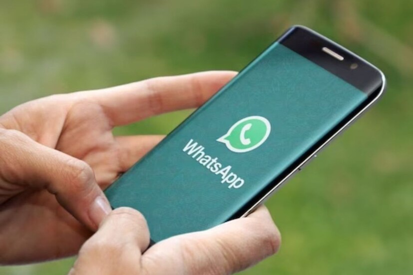 মেটা মালিকানাধীন WhatsApp অ্যান্ড্রয়েড বিটা টেস্টারদের জন্য একটি নতুন ফিচার চালু করছে বলে জানা গিয়েছে। WaBetaInfo-এর রিপোর্ট অনুযায়ী WhatsApp নিয়ে আসতে চলেছে নতুন মাল্টিঅ্যাকাউন্ট ফিচার। এই ফিচার WhatsApp ইউজারদের জনপ্রিয় মেসেজিং অ্যাপে একাধিক অ্যাকাউন্ট যোগ করার অনুমতি দেয়।