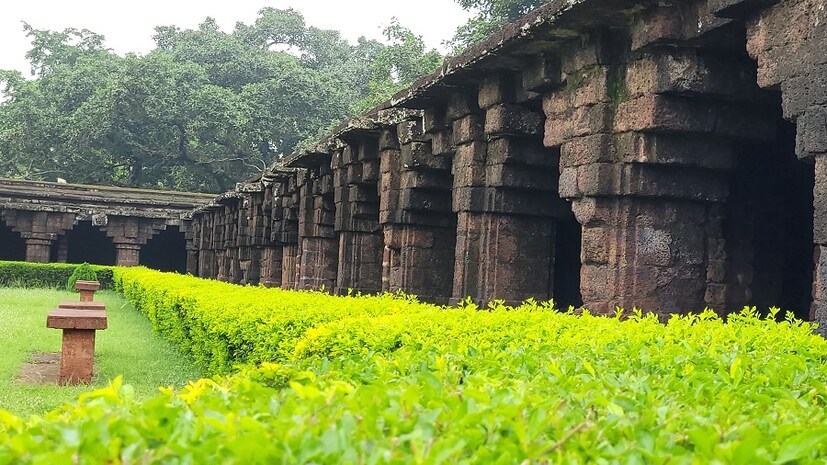 খড়গপুর শহর থেকে মাত্র ২৫ কিলোমিটার দূরে কেশিয়াড়ি থানার গগনেশ্বর গ্রামে রয়েছে প্রাচীন দুর্গ।(Reported by: Ranjan Chanda)