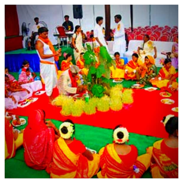 করম পুজো উৎসব গ্রামবাংলার একটি সুপরিচিত পুজো হল এই করম পুজো। মানভূম এলাকায় তথা বাঁকুড়া, পুরুলিয়া, ঝাড়গ্রাম, পশ্চিম মেদিনীপুরে এই পুজো উৎসাহের সঙ্গে পালিত হয়। মালদহে হবিবপুর এলাকাতেও এই পুজো হয়। মূলত প্রকৃতিকে পুজো করেন জনজাতিরা। প্রতি বছর ভাদ্র মাসের শুক্লা একাদশীতে করম পুজো করা হয়।