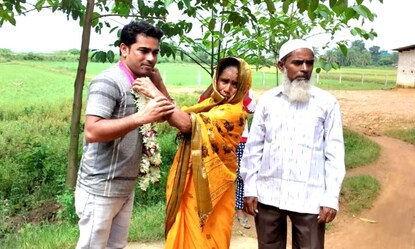 বাবা মা এর সঙ্গে জাহির আব্বাস