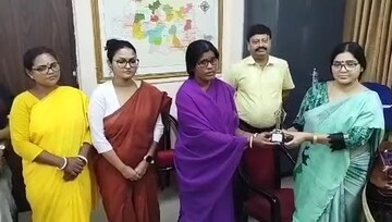 নয়া