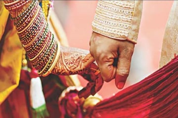 'বর' মানে কী শুধুই স্বামী অথবা ভুতের রাজার 'তিন বর'! জানুন এই শব্দের নয়টি মানে! 'বর' মানে কী শুধুই স্বামী অথবা ভুতের রাজার 'তিন বর'! জানুন এই শব্দের নয়টি মানে!