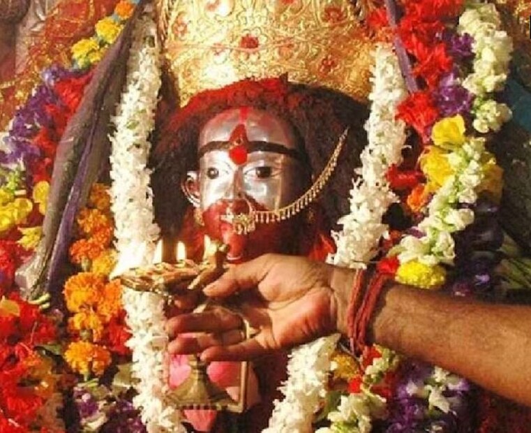 তবে ধনু রাশির ক্ষেত্রে বৃহস্পতি দেব ষষ্ঠ ভাগে আছে। তাদের কিছুটা রোগ ভোগ নির্দেশ করছে। খুব একটা ভাল যাবে না সময়! বাধা বিপত্তির মুখে পড়তে হতে পারে! (তথ্য: কৌশিক অধিকারী) 