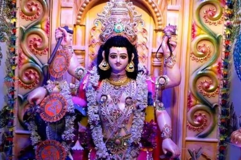 পূর্ণিয়ার পণ্ডিত মনোৎপল ঝা জানান, এবার বিশ্বকর্মা পূজা ভাদ্র মাসের শুক্লপক্ষের তৃতীয়া তিথিতে অর্থাৎ ১৮ সেপ্টেম্বর সোমবার পালিত হবে। এ সময় পূজার শুভ সময় সকাল থেকে সন্ধ্যা পর্যন্ত চলবে।