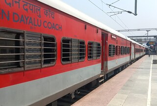 ট্রেন বাতিল 