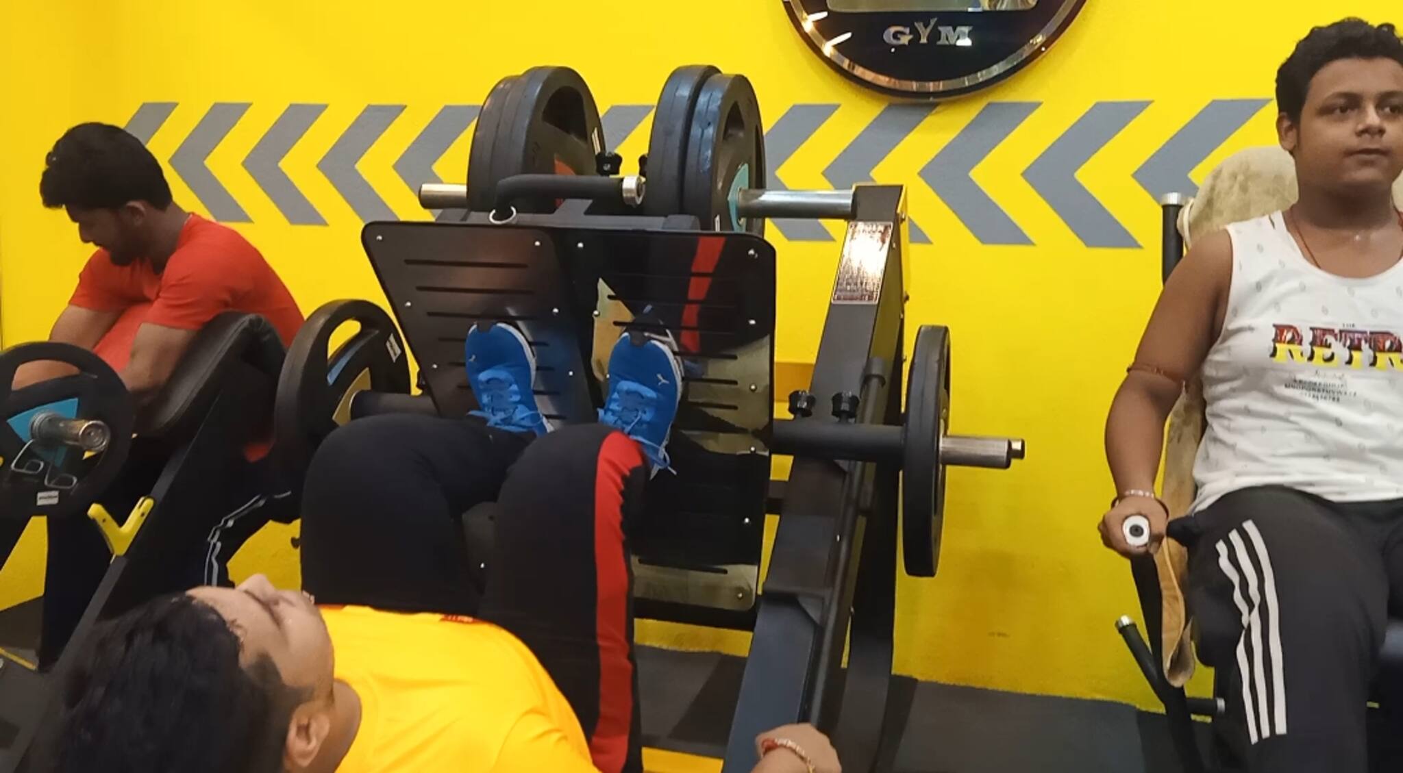 শুধু পোশাকেই সুন্দর নয়, পুজোর আগে চাই ফিট শরীর, ভিড় বাড়ছে জিমে