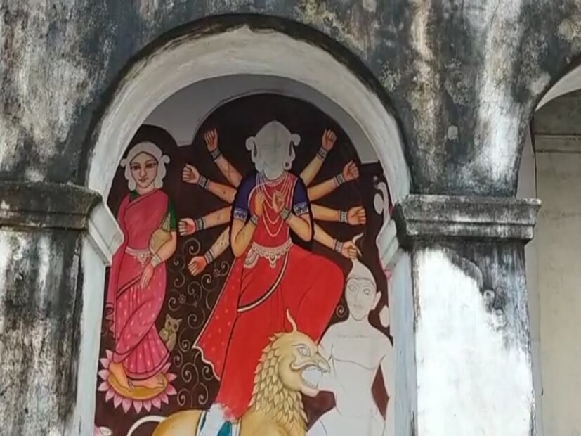 রাজবাড়ীর ইতিহাসে জড়িয়ে আছে মোগল সম্রাট ঔরঙ্গজেব থেকে ভারতের প্রখ্যাত সঙ্গীত যদু ভট্ট বা যদুনাথ ভট্টাচার্যের কাহিনি। নানা ঘরানা স্থাপত্যশিল্প কলার ইতিহাস ছুঁয়ে দেখার পাশাপাশি।