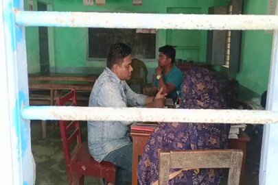 অস্বাস্থ্যকর পরিবেশ তাও হচ্ছে ক্লাস