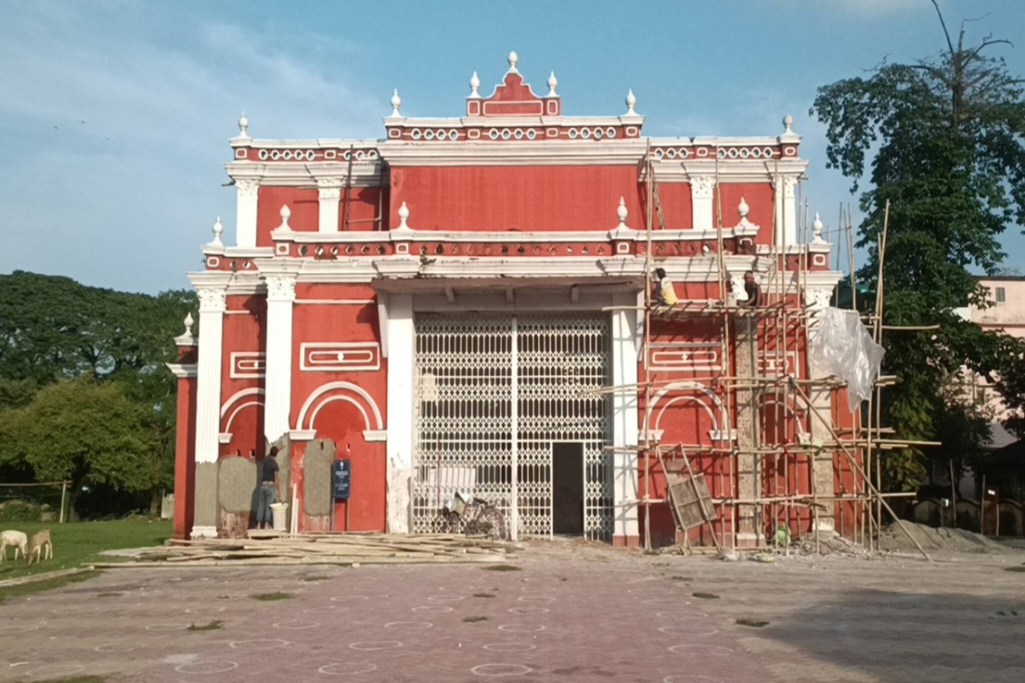 ৫০০ বছরের প্রাচীন বড় দেবীর পুজো ঘিরে আবেগপ্রবণ কোচবিহারবাসী