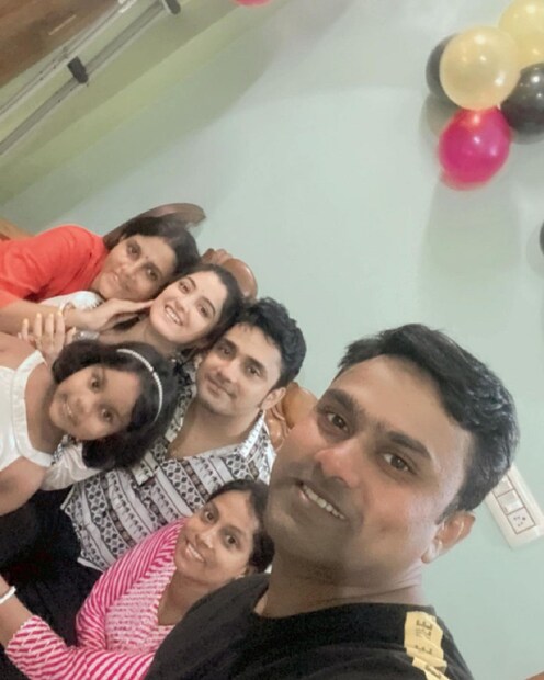 প্রেমিক রুবেলের জন্মদিনে সকাল সকালই সোশ্যাল মিডিয়ায় তাঁকে শুভেচ্ছা জানিয়ে ছবি পোস্ট করেন স্বেতা৷ 
