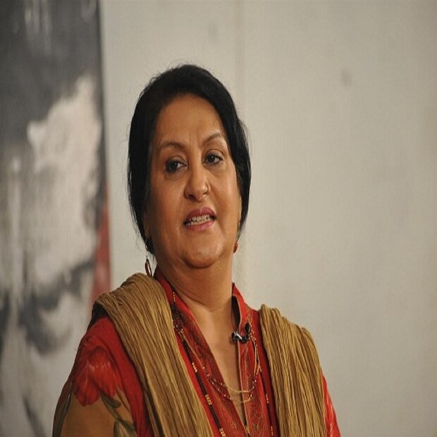 নাদিরা বব্বরের সঙ্গে বিয়ে হওয়ার পর ফের স্মিতার প্রেমে পড়েছিলের রাজ। ছেলে প্রতীকের জন্ম দেওয়ার পরই মাত্র ৩১ বছর বয়সে মারা যান স্মিতা। (ছবি-- সোশ্যাল মিডিয়া)