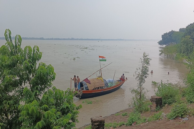 *পুজোর ছুটিতে সেরা একদিন বা একবেলার মন ভাল করা ট্যুর মানেই হাওড়ার ৫৮ গেট। দুই নদীর সঙ্গমস্থল অপরূপ প্রাকৃতিক দৃশ্য চোখে পড়বে। উত্তর-পশ্চিম থেকে দামোদর এসে ৫৮ গেটে মিশেছে ভাগীরথী, হুগলি নদীতে। সংগৃহীত ছবি। 