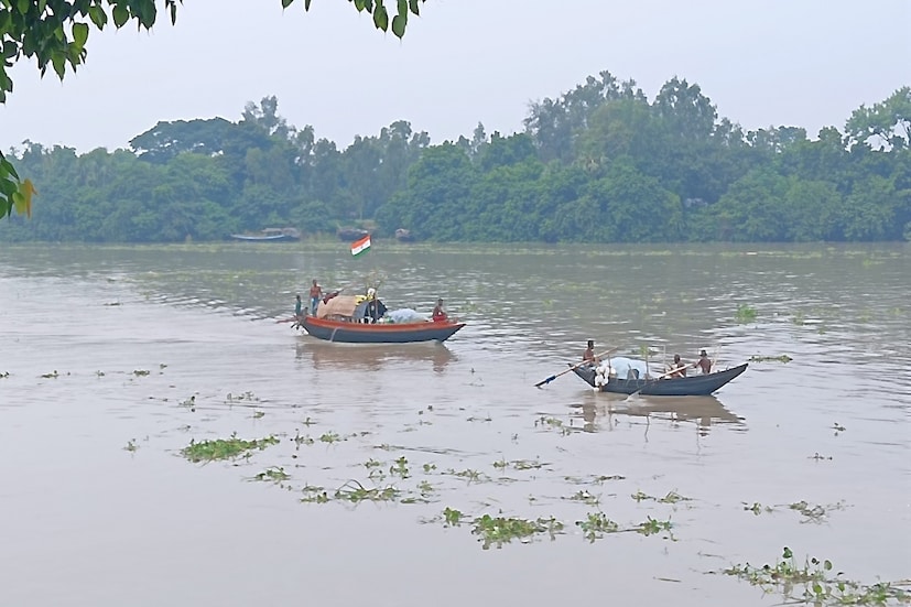 *রাত্রিযাপনের জন্য রয়েছে সরকারি লজ। এখানে এলে চোখে পড়বে নৌকায় চড়ে মাছ শিকারের দৃশ্য। নিরিবিলি শান্ত নদী কোলের পরিবেশ উপভোগ করতে হলে আসতে হবে হাওড়ার ৫৮ গেট।