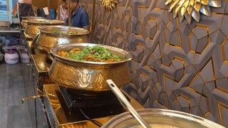 আনলিমিটেড এলাহি ব্যুফে, তা-ও মাত্র ৯৯ টাকায়; শুনে নিন এক গৃহবধূর সফল ব্যবসায়ী হয়ে ওঠার গল্প