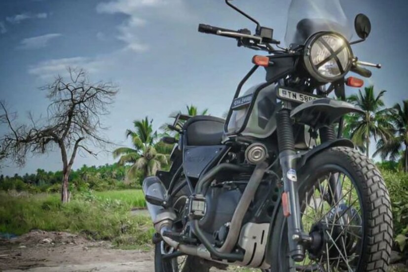 এছাড়া বর্তমানে শুধু ঝুঁকি নয়, অনেক বাইকার্স শুধু স্টাইল করার জন্য বা কুল দেখানোর জন্যও বাইকের হেডলাইটে এক্স চিহ্ন কালো টেপের মাধ্যমে করে থাকেন। ফলে হেডলাইটের সুরক্ষা ও স্টাইল দুই কারণেই বাইকার্সরা এক্স চিহ্ন বাইকের হেডলাইটে করে থাকেন।