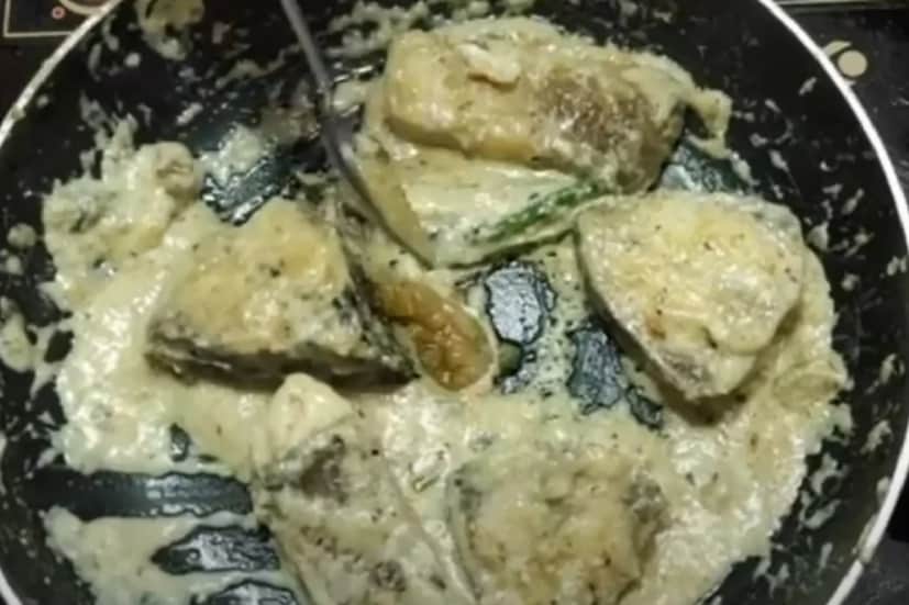 দুধ কাতলা তৈরি করতে ৫ পিস মাছ, ২ কাপ দুধ, ১ চা চামচ কাঁচালঙ্কা বাটা, ১ চা চামচ ময়দা, ১ চা চামচ ধনে গুঁড়ো 
