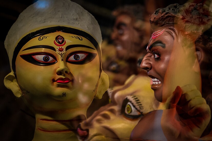 ব্যারাকপুরের ক্ষেত্রে সাড়ে ৮টা। একডালিয়া, সিংহী পার্ক, বাদামতলা, কলেজ স্কোয়ার, বাগবাজার- সহ শহরের একাধিক মণ্ডপে নিয়ে যাবে এই বাস। (প্রতীকী ছবি)