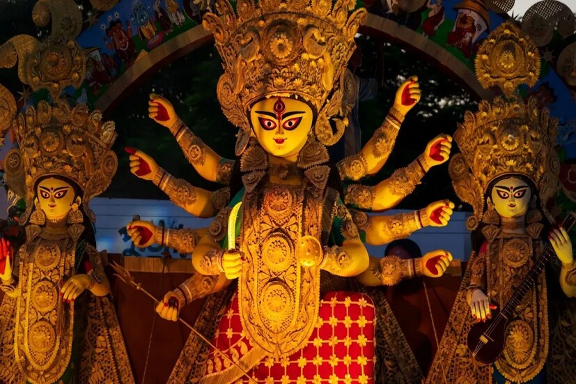 ভাড়া মাথাপিছু ১৯০০ টাকা। ৫-১০ বছরের শিশুদের জন‍্য ১৩০০ টাকা। এবং ০-৫ বছরের শিশুদের ভাড়া লাগবে না। 