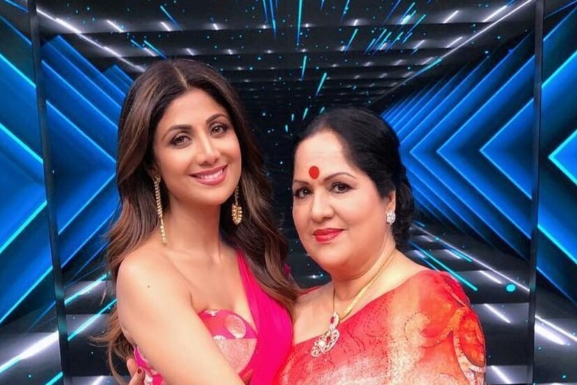  বলিউডের অন্যতম ফিটনেস ফ্রিক অভিনেত্রী হলেন শিল্পা শেট্টি৷ ৪৮ বছর বয়সেও যেভাবে নিজেকে ধরে রেখেছেন তা অনেকের কাছের ঈর্ষনীয়৷ সম্প্রতি এই অভিনেত্রীর এমন এক সিক্রেট ফাঁস হয়েছে, যা শুনে চক্ষু চড়কগাছ হয়েছে ভক্তদের৷