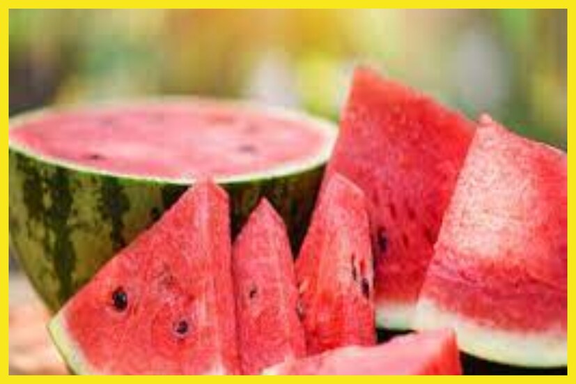 তরমুজ উপকারী হলেও রাত্রিবেলায় কোনও ভাবে খাওয়া উচিৎ নয় ৷ এতে প্রচুর পরিমাণে ক্যালোরি থাকে, তাই রাত্রিবেলায় না খাওয়াই উচিৎ ৷ প্রতীকী ছবি ৷ 
