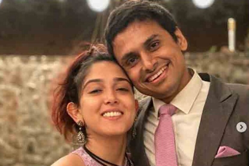 আমিরের ব্যক্তিগত ট্রেনার নূপুর শিখার ইরারও ট্রেনারও বটে। বলিউডের নামকরা ফিটনেস ট্রেনারদের মধ্যে তিনি একজন। মুম্বইয়ের ফিটনেজম ফিটনেস এক্সপার্ট-এর মালিক তিনি। এছাড়া সুস্মিতা সেন সহ একাধিক তারকারদেরই ট্রেনার ছিলেন নূপুর। 
