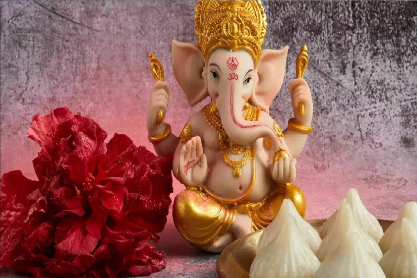 *মোদক ছাড়াও, গণপতি আরও অনেক কিছু পছন্দ করেন। উৎসবের সময় সেই সব দ্রব্য তাঁকে অর্পণ করলে সর্বদা তাঁর আশীর্বাদ পাওয়া যাবে বলে বিশ্বাস করা হয়। মনের সমস্ত ইচ্ছা পূরণ হয়। সংগৃহীত ছবি।