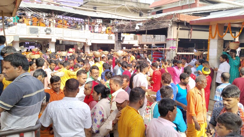  কথিত আছে সাধক বামাক্ষ্যাপা তারাপীঠ মহাশ্মশানে শ্বেতশিমুল বৃক্ষের তলায় বহু সাধনার পর মা তারার আবির্ভাব পান। তবে থেকেই এই বিশেষ দিনকে কৌশিকী অমাবস্যা নামে পালিত করা হচ্ছে। 