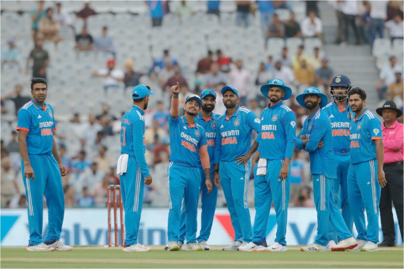 তৃতীয় ম্যাচে এমনিতেই ভারতীয় দলে একাধিক পরিবর্তন হতে চলেছে। কারণ প্রথম দুই ম্যাচের জন্য স্কোয়াড ও শেষ ম্যাচের জন্য স্কোয়াড আগেই আলাদ করে বেছে রেখেছিল ভারতীয় নির্বাচকরা। তারপর প্রথম দুটি ম্যাচে খেলা একাধিক ক্রিকেটারকে বিশ্রাম দেওয়া হয়েছে।