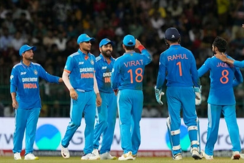 এশিয়া কাপ শুরুর আগেও পাকিস্তান এক নম্বরে ছিল। ভারতের কাছে হার ও দক্ষিণ আফ্রিকাকে প্রথম দুটি ওডিআইতে হারানোয় শীর্ষে উঠে এসেছিল অস্ট্রেলিয়া। কিন্তু শেষ তিনটি ম্যাচ হেরে ফের নেমে তিনে চলে যায় ব্যাগি গ্রিনরা। ফের একে উঠে যায় পাকিস্তান। আর এশিয়া কাপ জিতলেও বাংলাদেশের বিরুদ্ধে হেরে সিংহাসন অধরা থাকে ভারতের। 