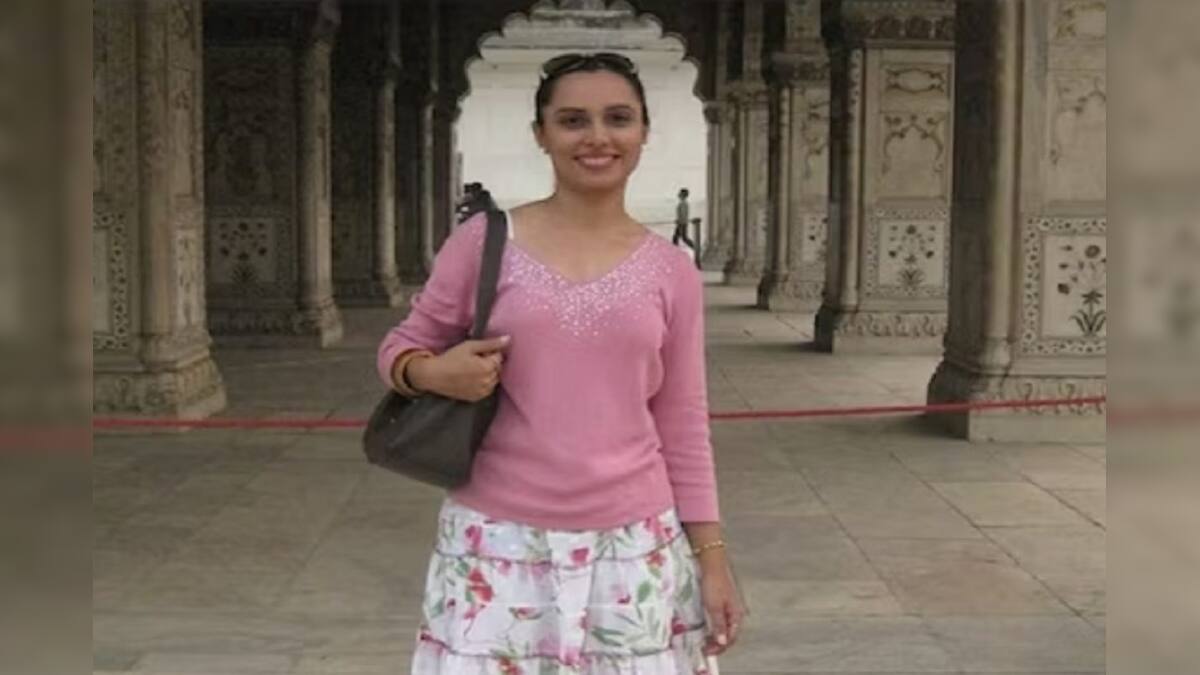 IRS Komal Ganatra Success Story স্বামী ছেড়ে গিয়েছেন, মানসিক অবসাদ